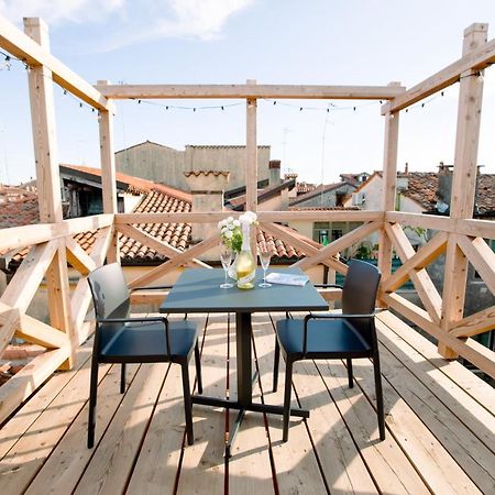 Loversinitaly Romantic Apartments - Altana And Jacuzzi 베니스 외부 사진