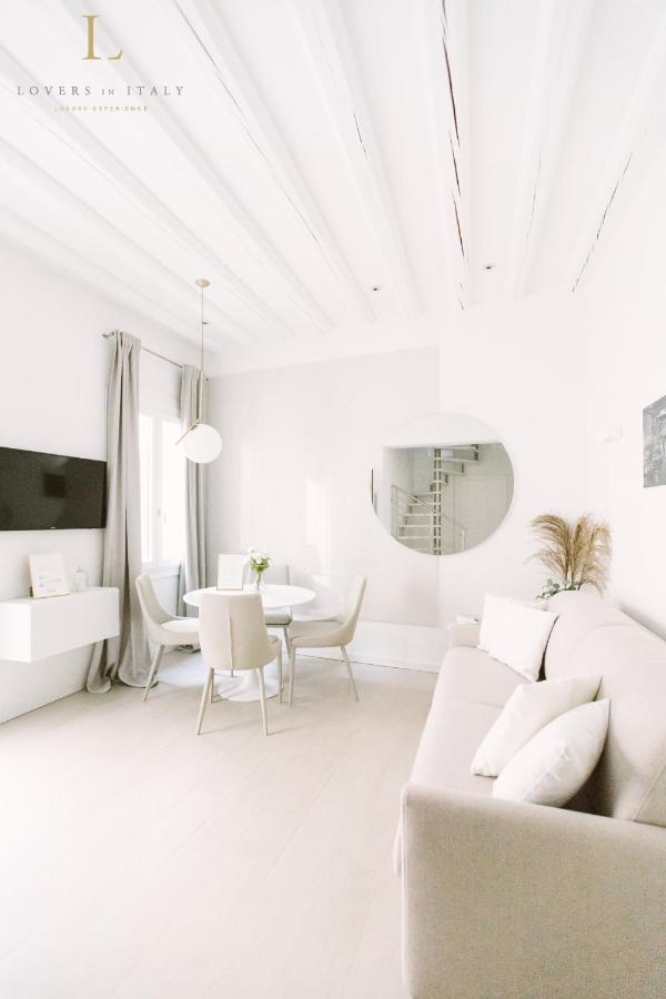 Loversinitaly Romantic Apartments - Altana And Jacuzzi 베니스 외부 사진