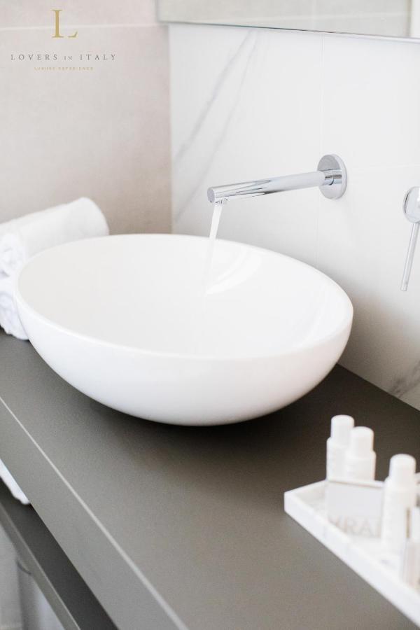Loversinitaly Romantic Apartments - Altana And Jacuzzi 베니스 외부 사진